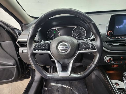 Used 2021 Nissan Altima 2.5 SR FWD image 14