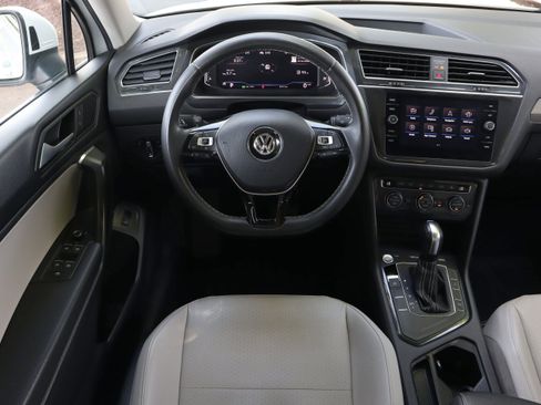 Used 2021 Volkswagen Tiguan SEL FWD image 31