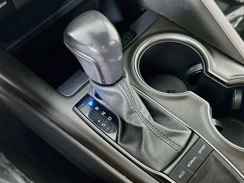 Used 2023 Toyota Camry SE FWD image 31