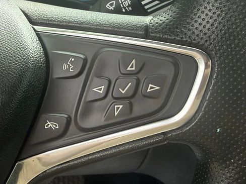Used 2020 Chevrolet Equinox LS w/ LPO, Cargo Package FWD image 18