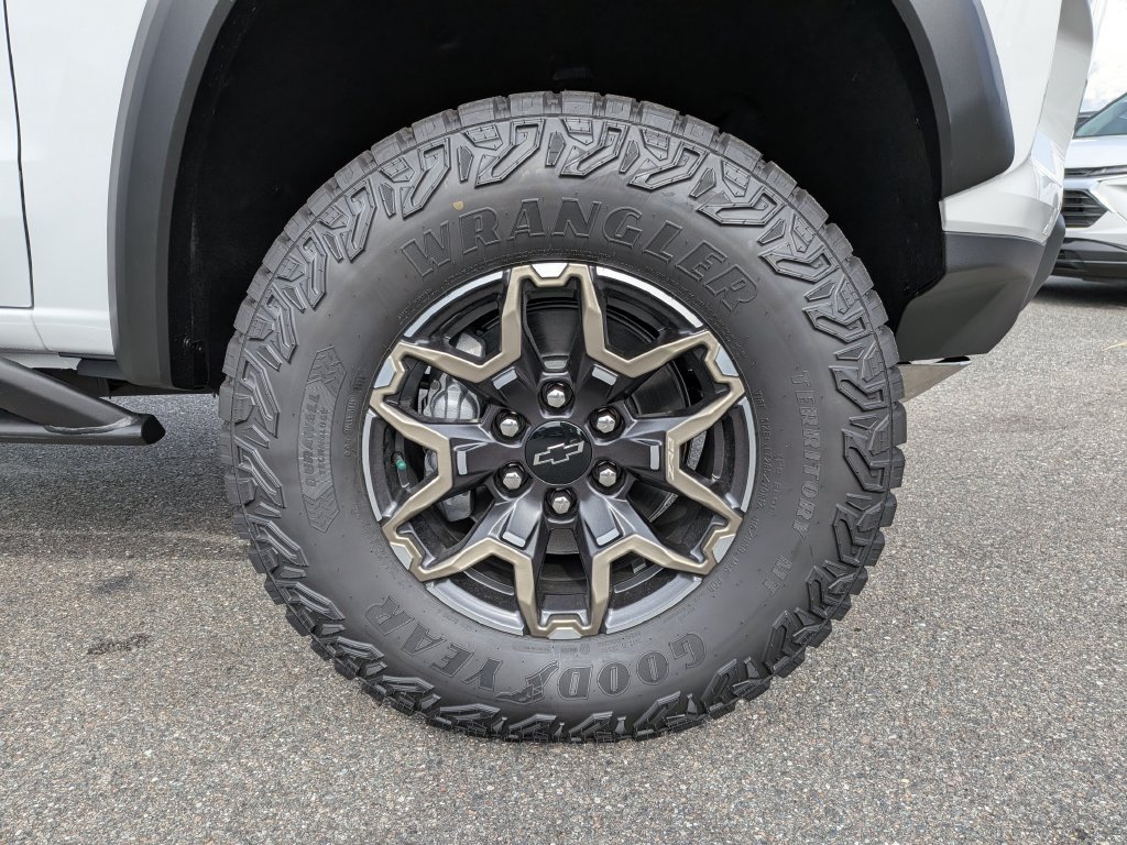 New 2026 Chevrolet Colorado ZR2 w/ Technology Package AWD/4WD image 9