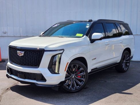 Used 2025 Cadillac Escalade V AWD/4WD image 1