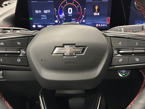Used 2024 Chevrolet Traverse RS AWD/4WD image 16