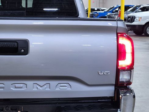Used 2021 Toyota Tacoma SR5 RWD image 22