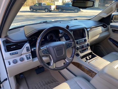 Used 2015 GMC Yukon XL Denali w/ Touring Package image 14