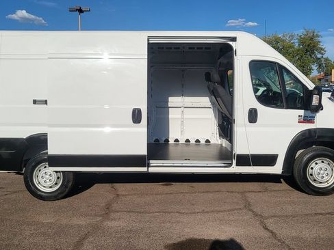 Used 2021 RAM ProMaster 2500 w/ Premium Appearance Group FWD image 20