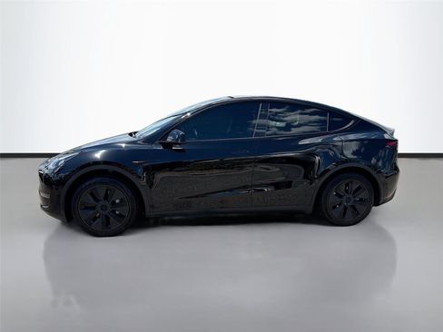 Used 2025 Tesla Model Y Long Range RWD image 4