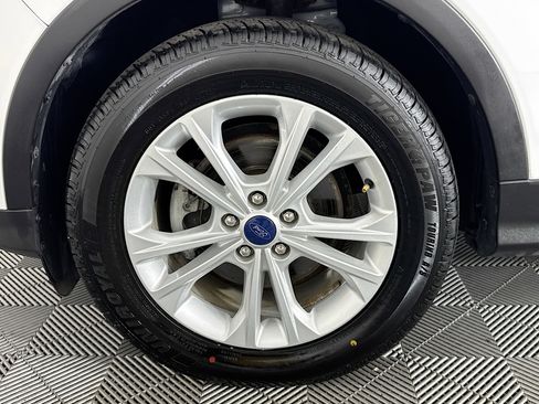 Used 2018 Ford Escape SE w/ Ford Safe & Smart Package image 36