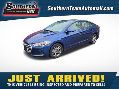 Used 2017 Hyundai Elantra SE FWD image 1