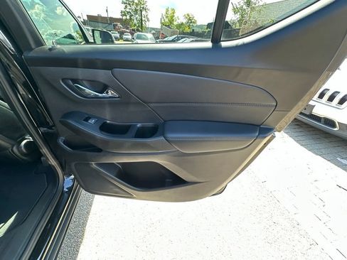 Used 2024 Chevrolet Traverse LT w/ LPO, Cargo Package AWD/4WD image 31