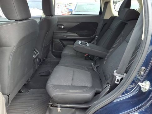 Used 2020 Mitsubishi Outlander ES image 6