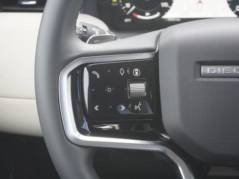 Used 2025 Land Rover Discovery Sport S image 12