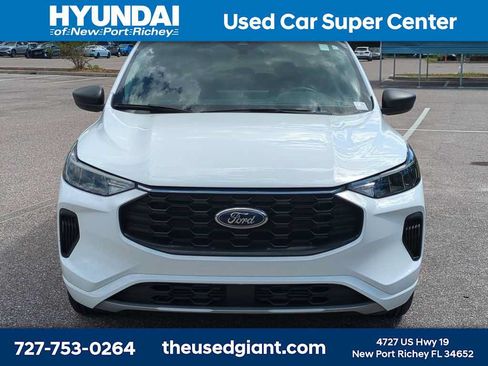 Used 2023 Ford Escape ST-Line w/ Tech Pack #1 FWD image 8