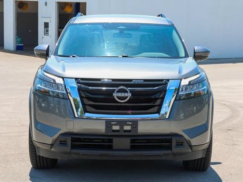 Used 2022 Nissan Pathfinder SV AWD/4WD image 2