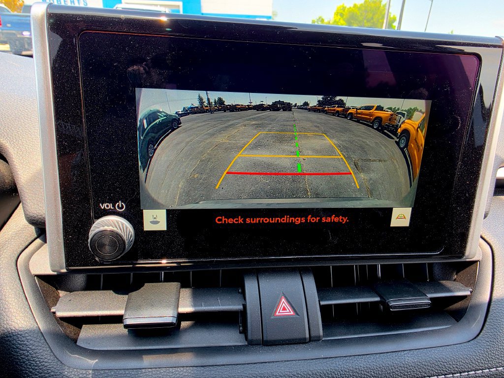 Used 2025 Toyota RAV4 LE AWD/4WD image 38