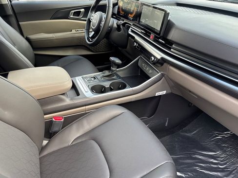 New 2026 Kia Carnival image 17