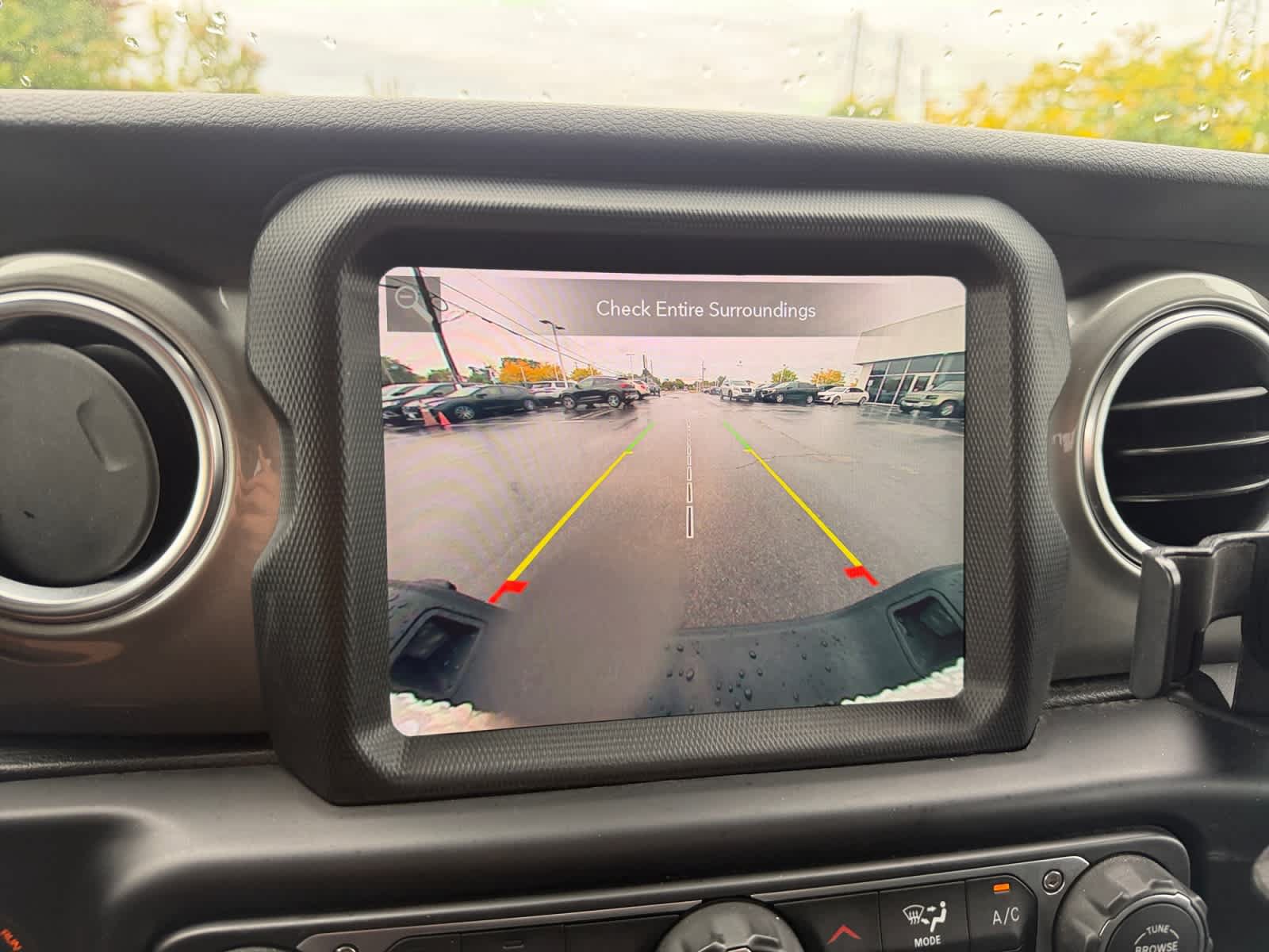 Used 2020 Jeep Gladiator Overland AWD/4WD image 24