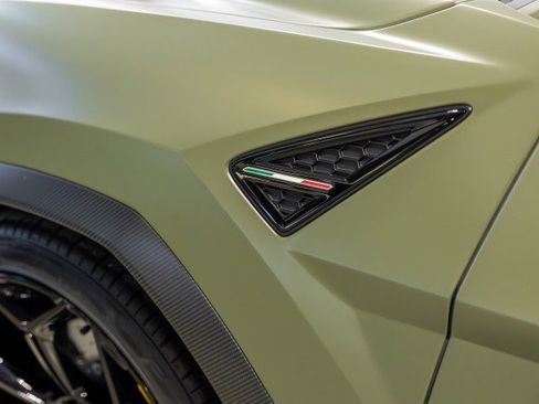 Used 2023 Lamborghini Urus Performante image 13