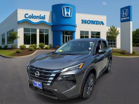 Used 2026 Nissan Rogue S AWD/4WD image 2