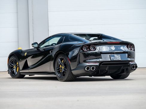 Used 2022 Ferrari 812 GTS RWD image 32