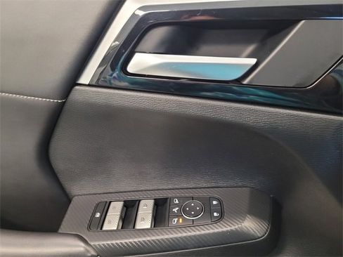 Used 2024 Mitsubishi Outlander SE Black Edition image 27