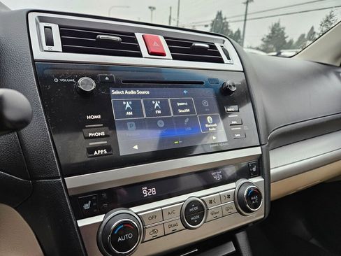 Used 2017 Subaru Outback 2.5i Premium image 20