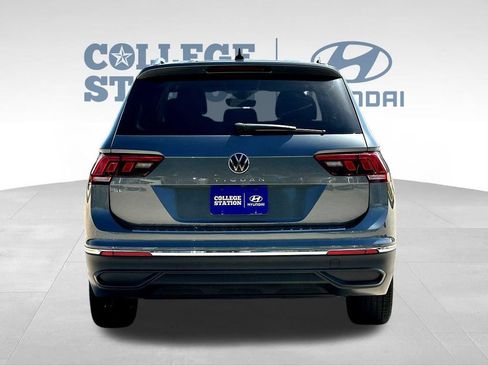 Used 2024 Volkswagen Tiguan SE FWD image 9