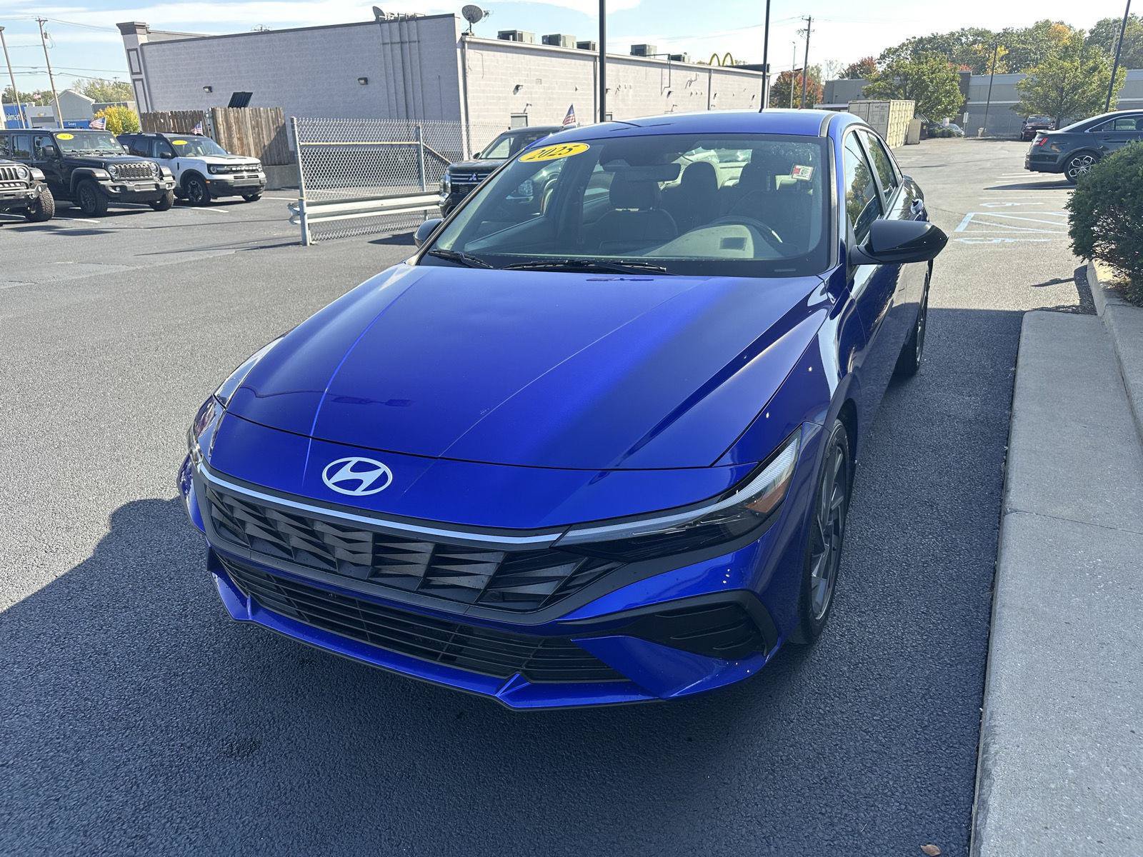 Used 2025 Hyundai Elantra Sport FWD image 6