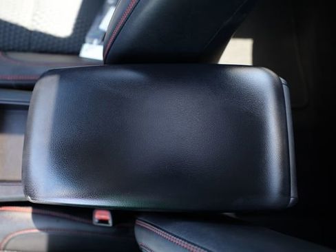 Used 2015 Toyota Camry SE w/ Moonroof Package FWD image 31