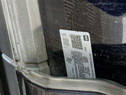 Used 2024 Chevrolet Suburban LT image 12