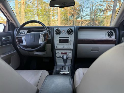 Used 2008 Lincoln MKZ image 24