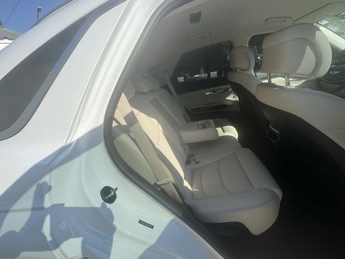 Used 2024 Genesis GV70 2.5T AWD/4WD image 10