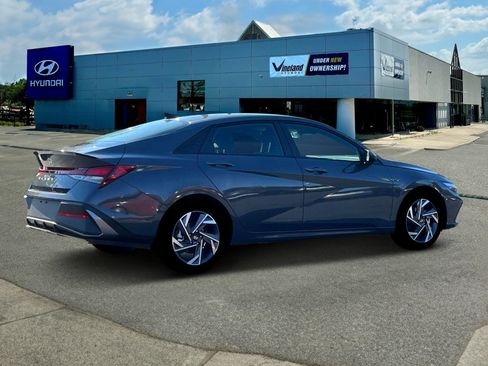 Certified 2025 Hyundai Elantra Sport image 8