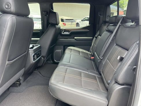 Used 2022 Chevrolet Silverado 1500 High Country w/ Z71 Off-Road Package AWD/4WD image 14