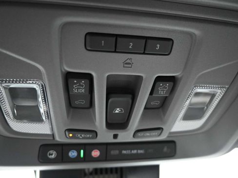 Used 2026 GMC Sierra 2500 Denali w/ Denali Reserve Package AWD/4WD image 12
