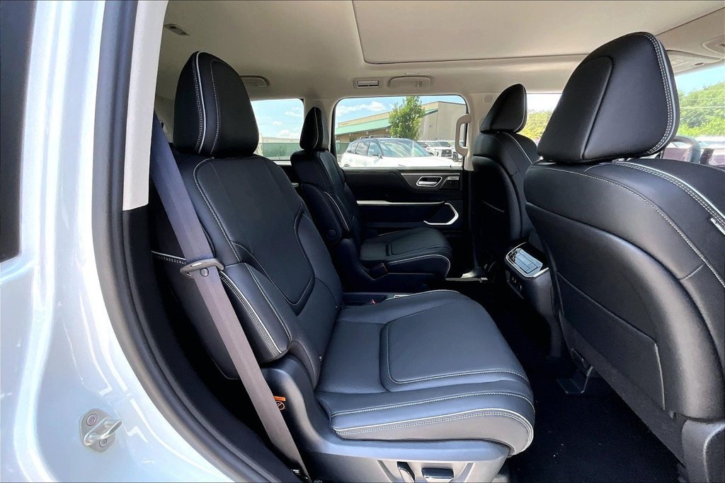 New 2027 INFINITI QX80 Luxe RWD image 17