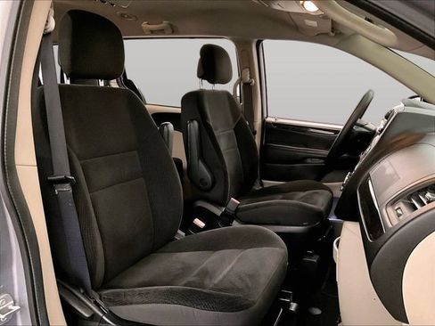 Used 2017 Dodge Grand Caravan SE w/ Power Window Group FWD image 8