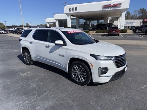 Used 2023 Chevrolet Traverse High Country image 7