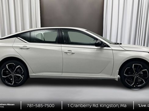 New 2026 Nissan Altima 2.5 SR AWD/4WD image 4