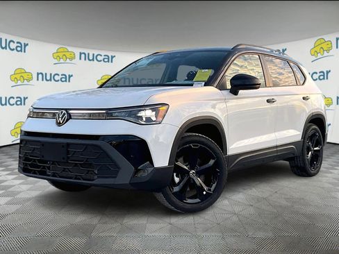 New 2026 Volkswagen Taos SE image 4
