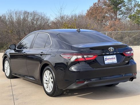 Used 2024 Toyota Camry LE image 4