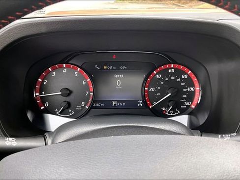 Certified 2025 Nissan Frontier PRO-4X w/ Interior Protection Package image 12