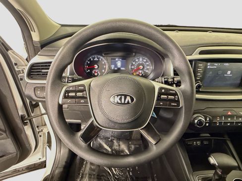 Used 2019 Kia Sorento FWD image 13