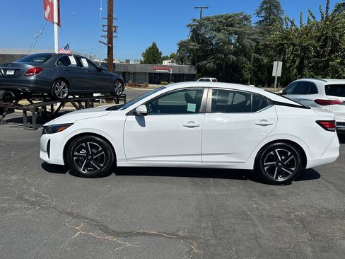 Used 2024 Nissan Sentra SV FWD image 3