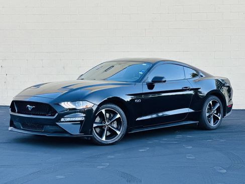 Used 2018 Ford Mustang GT RWD image 3