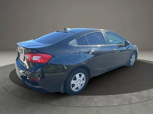 Used 2017 Chevrolet Cruze LS image 7