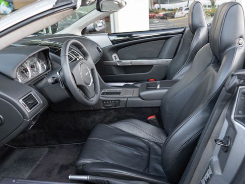 Used 2009 Aston Martin DB9 Volante image 10
