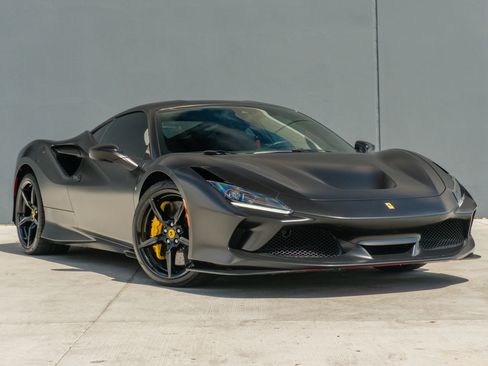 Used 2021 Ferrari F8 Tributo image 5