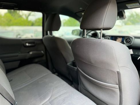 Used 2019 Toyota Tacoma TRD Off-Road AWD/4WD image 23