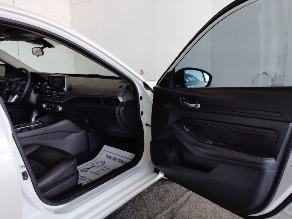 Used 2020 Nissan Altima 2.5 SR FWD image 10
